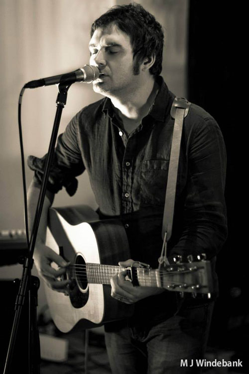 Daniel McKellan - Singer/Guitarist