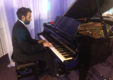 The Birmingham Bollywood Pianist - Bollywood Pianist