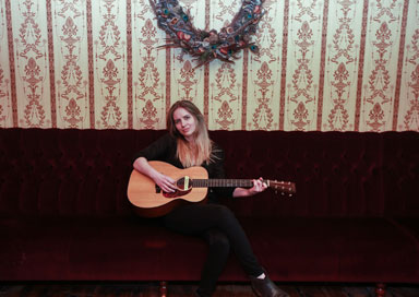 Hayley Robbins - Guitarist & Vocalist