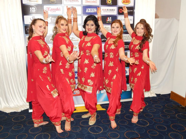 The Midlands Giddha & Bhangra Dancers - Female Bollywood, Bhangra and Giddha Dancers