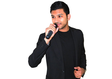 The Bollywood Singer & DJ - Professional DJ & Bollywood Singer