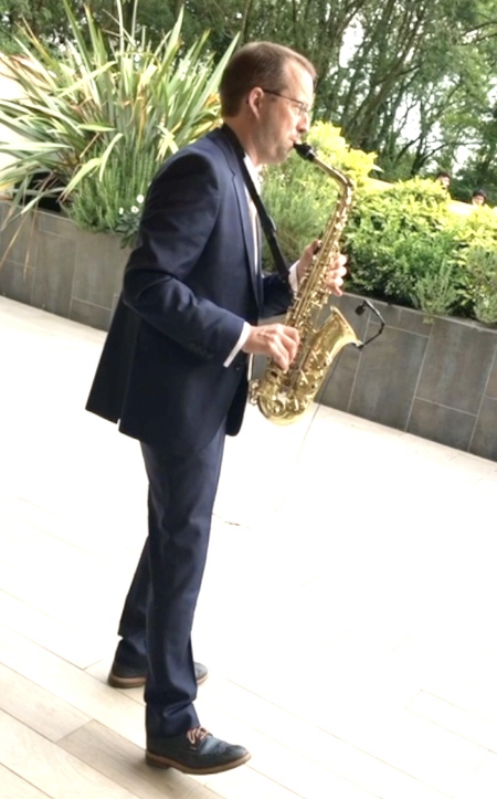 The Leicester Saxophone Player - Jazz, Pop & Bollywood Saxophone Player
