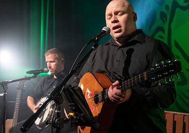 Lively Irish Duo with Vocals
