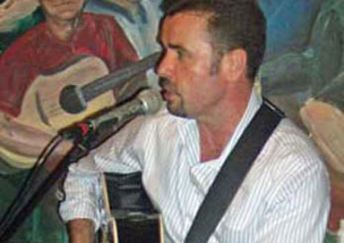 Seamus O'Brady - Irish Singer / Guitarist