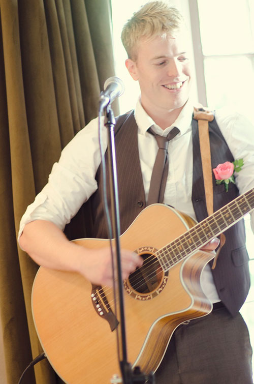 The Leicestershire Wedding Guitarist - Wedding Singer/Guitarist