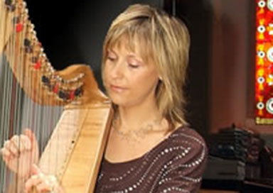 Clara Broyle - Harpist & Pianist