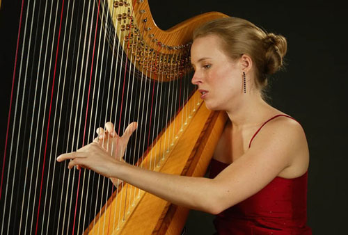 Hannah Avery - Harpist